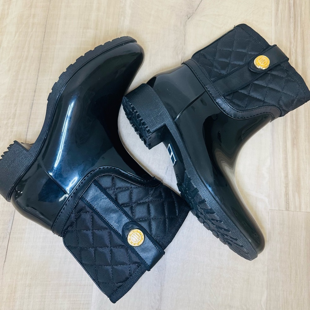 Tommy Hilfiger Black Quilted Winter Boots